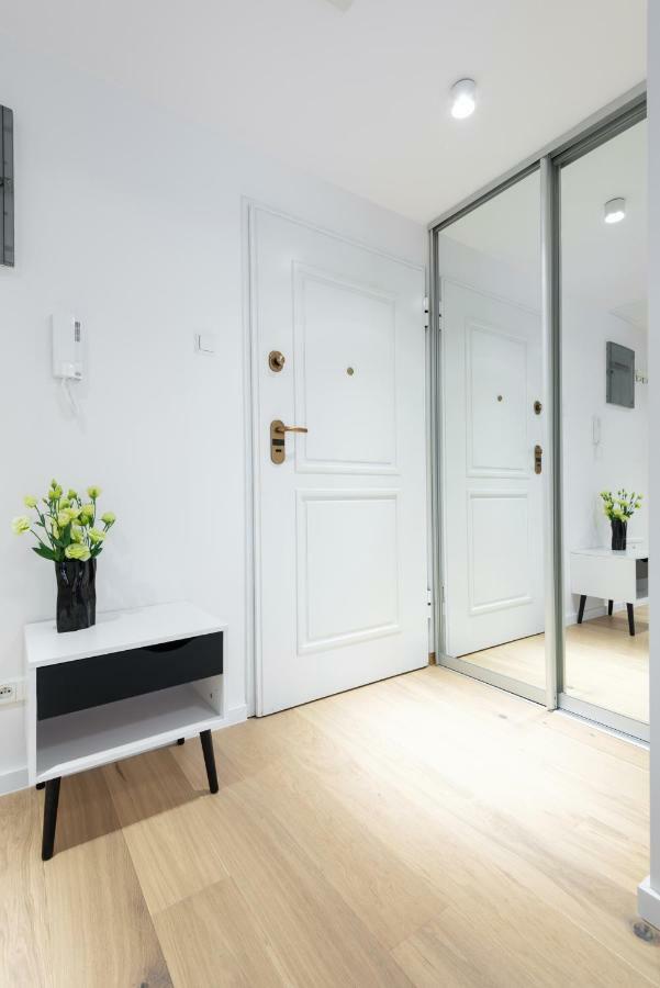 Kopernika8 Miro Apartment With Balcony And Ac Красков Екстериор снимка
